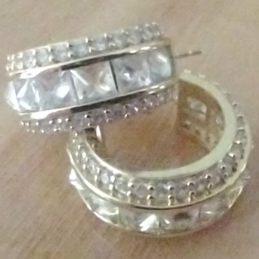 Earrings - Picture 2 of 4